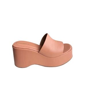 Tiba Wedge  - 38